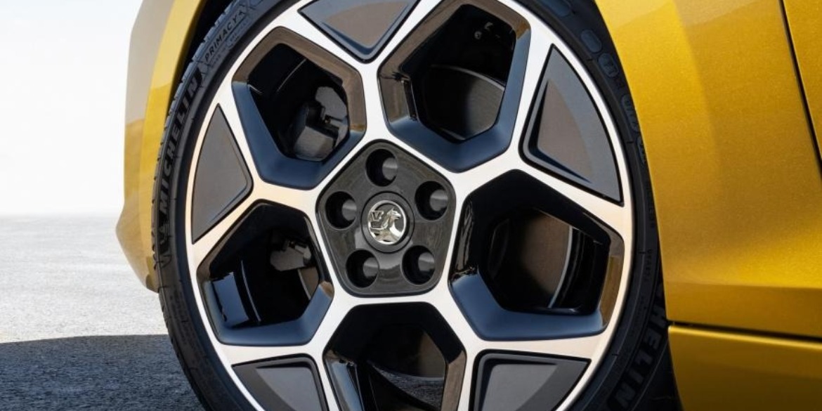 Alloy wheels of the all new Vauxhall Astra